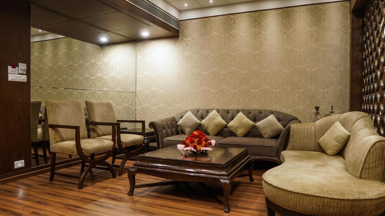 Hotel Centre Point Nagpur Exteriör bild