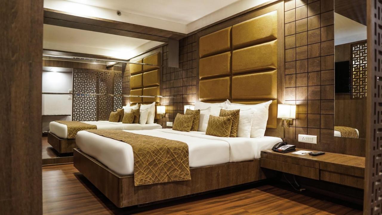 Hotel Centre Point Nagpur Exteriör bild