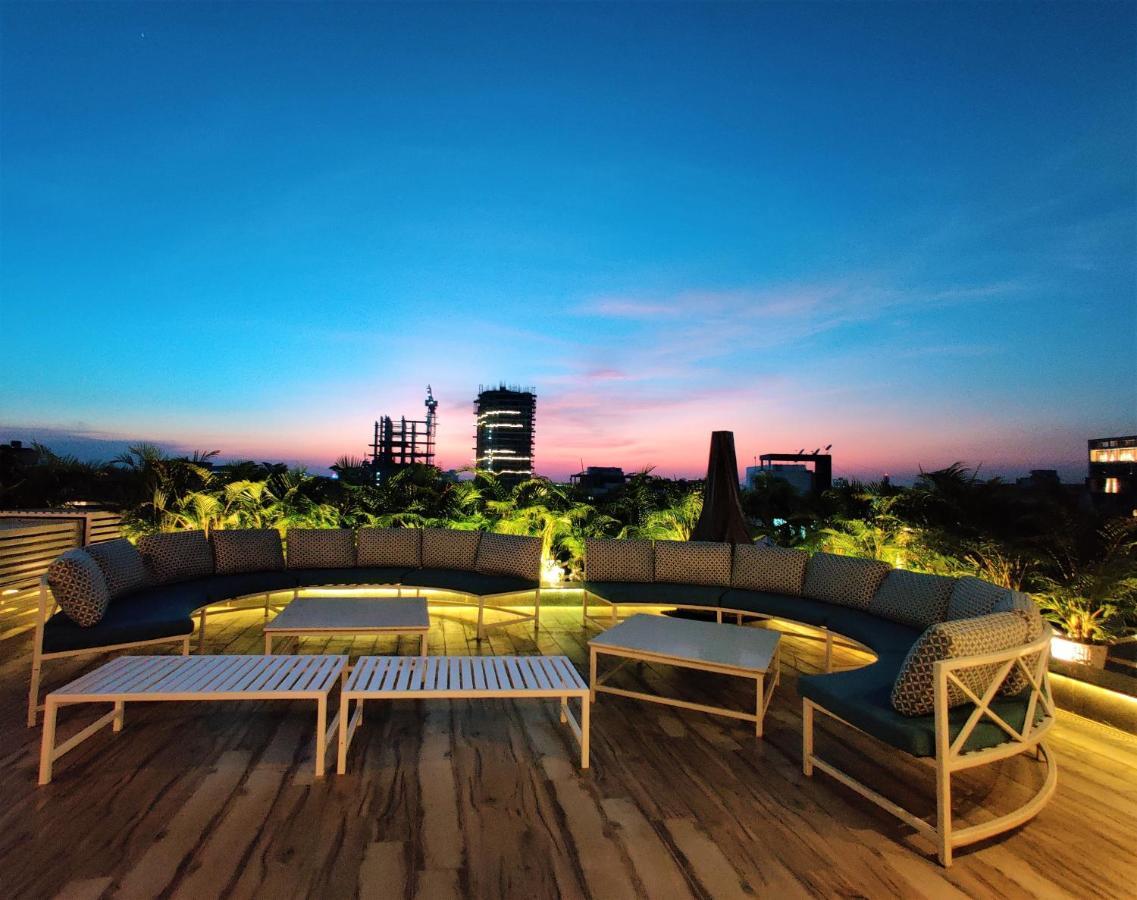 Hotel Centre Point Nagpur Exteriör bild
