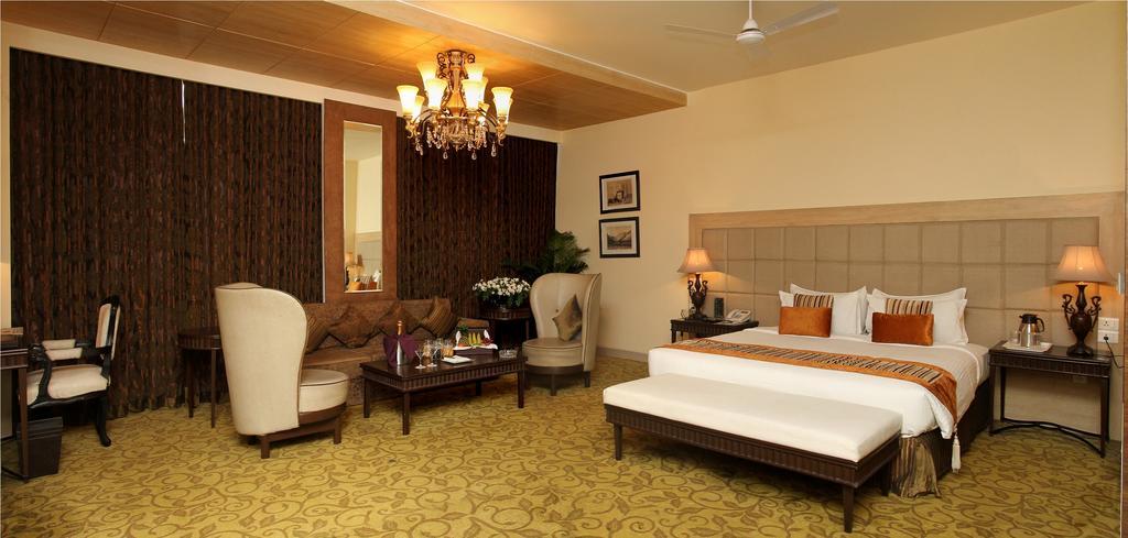 Hotel Centre Point Nagpur Exteriör bild